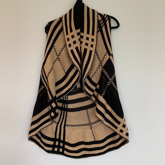 Questions black and tan sweater vest M. - Picture 2 of 7